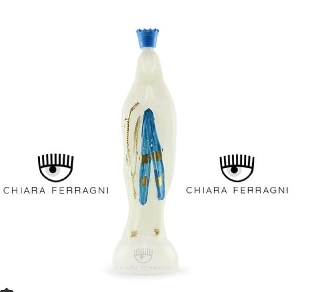 Acqua Evian, firmata Chiara Ferragni, troppo cara. 